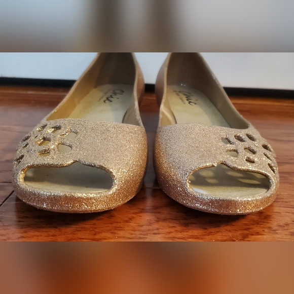 Chic by Lady Couture gold peep toe wedges - Picture 8 of 11